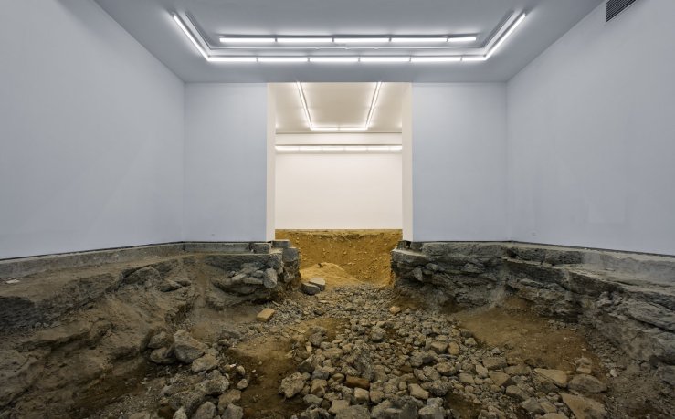 Urs Fischer, you, Installation view, Gavin Brown's enterprise © Urs Fischer. (2007)